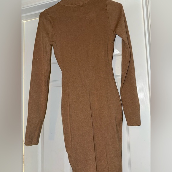 Elegant Tan and White Women's Dress - Picture 5 of 9